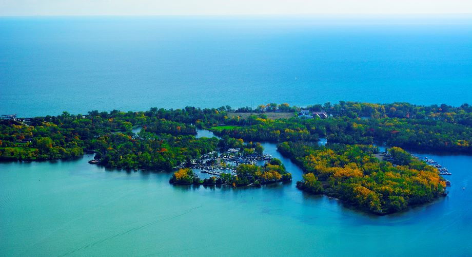 The green Toronto Islands near mainland Toronto