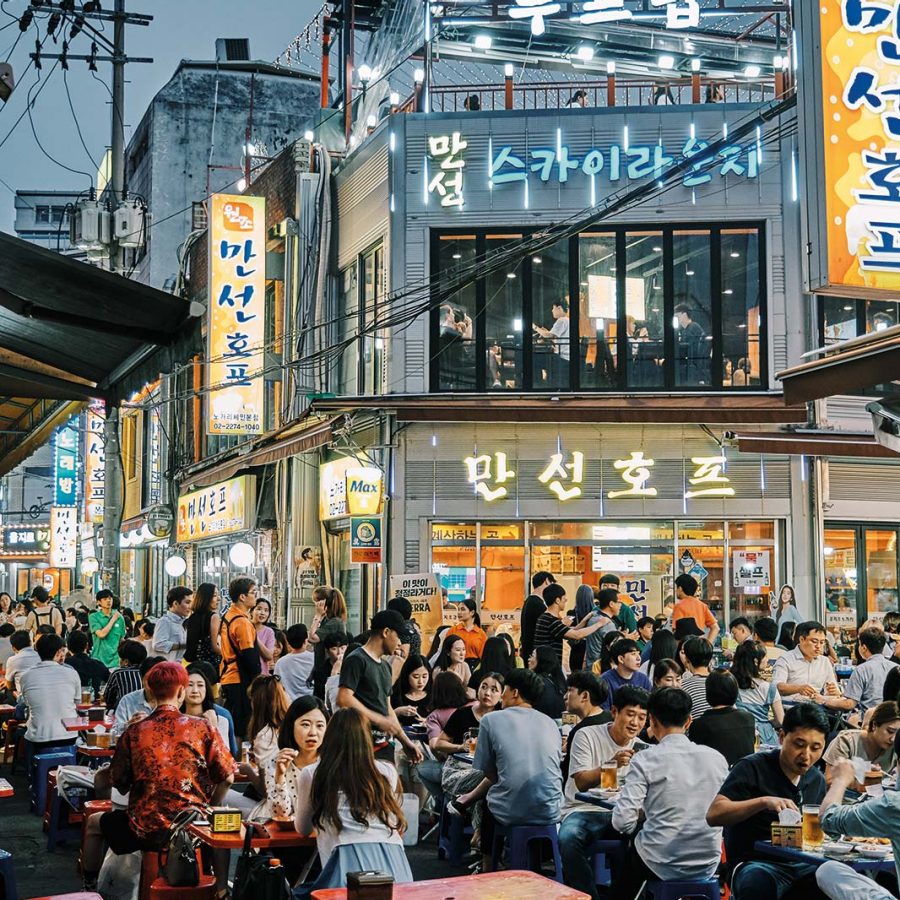  Euljiro area, Seoul. Credit: DYLAN GOLDBY