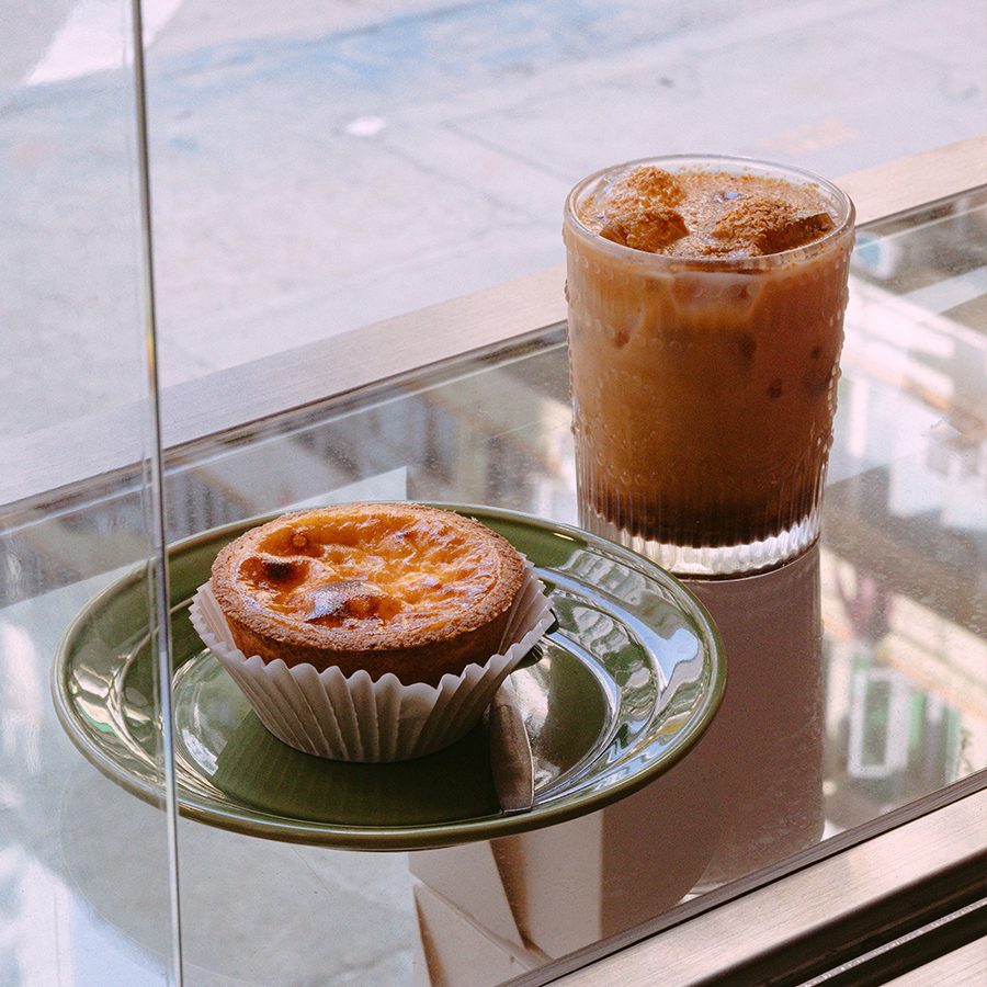 Egg tart and milk coffee 