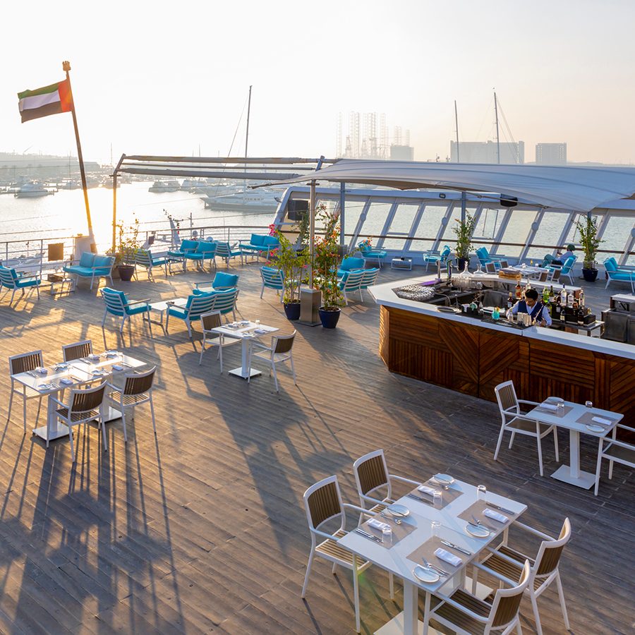 Dubai QE2 deck