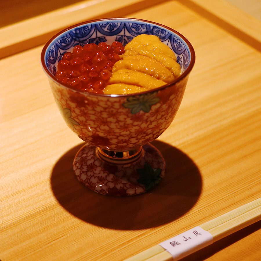 A decorative bowl of Japanese uni and salmon fish roe at Sushi Yamatsuki, Causeway Bay, Hong Kong